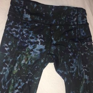 Lululemon printed crop